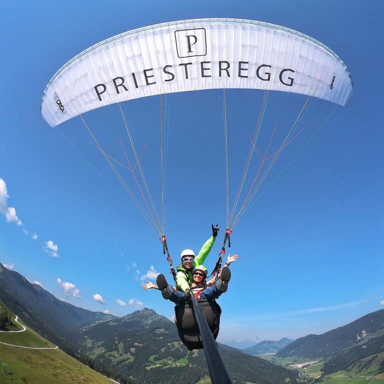 Schirm fliegen Gleitschirmfliegen Sommer urlaub Berge