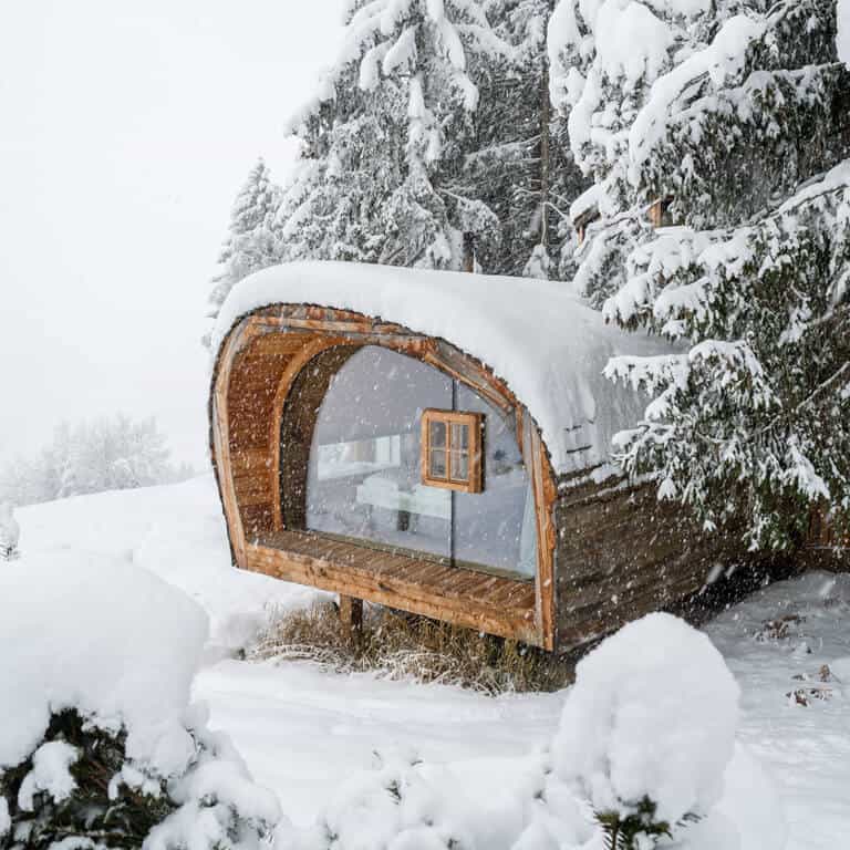 schnee baumhaus luxus ferienhaus komfort urig gemütlich skiurlaub
