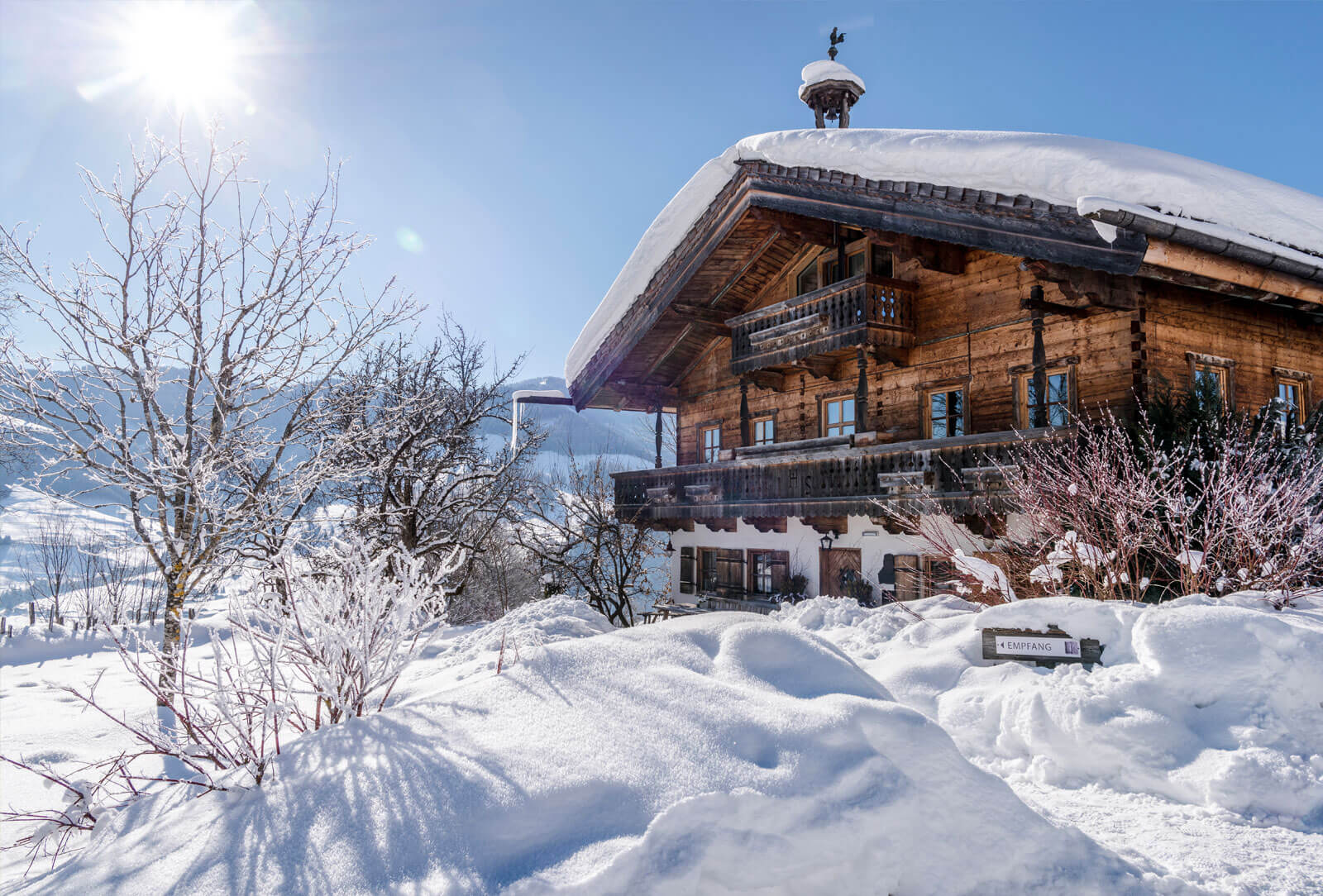 winter-luxus-alm-chalet-oesterreich-priesteregg-rezeption