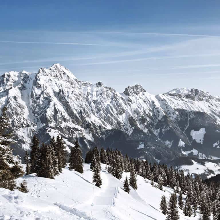 Winterwandern in Leogang | Winterurlaub im Chaletdorf PRIESTEREGG schnee sport aktivurluab winter luxus chalets leogang